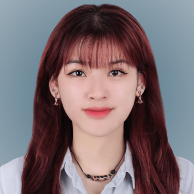 Nicole Nguyen Headshot